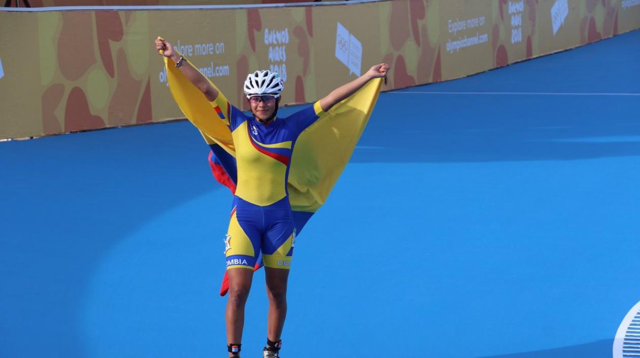 Gabriela Rueda festeja su medalla de oro. 