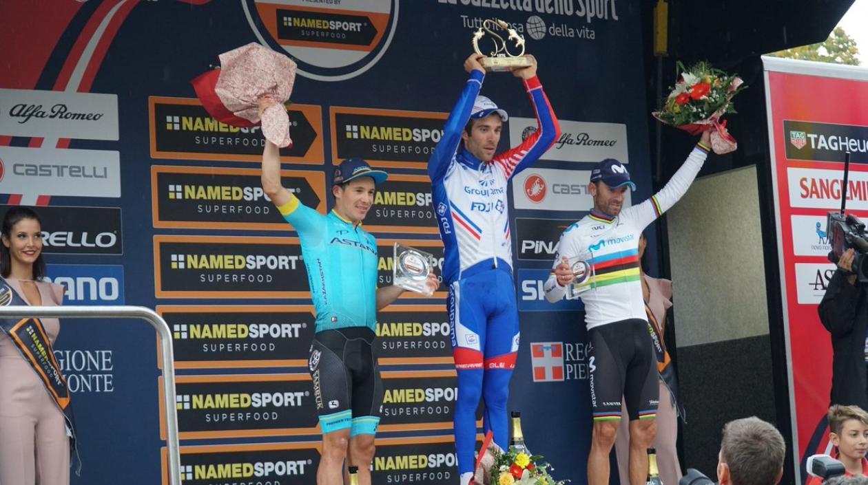 Miguel Ángel López en el segundo lugar del podio de la carrera. 
