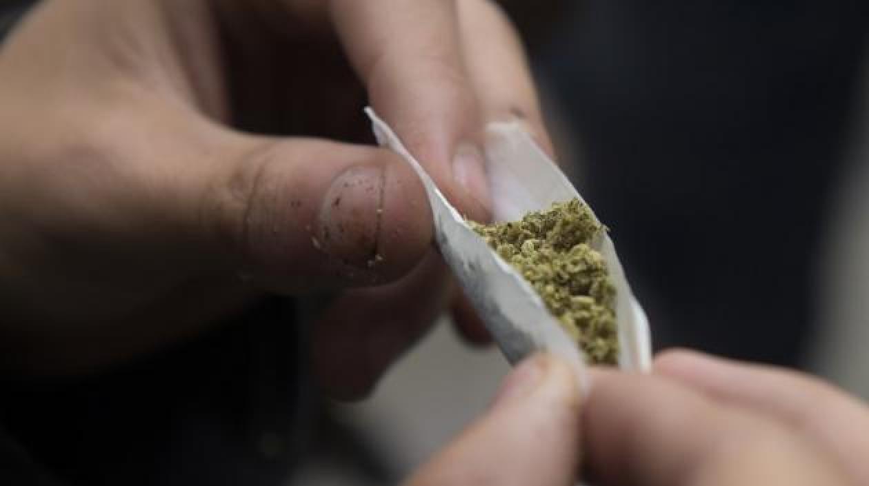 El decreto estipula que los decomisos de droga que superen la cantidad autorizada como dosis mínima serán judicializados. 