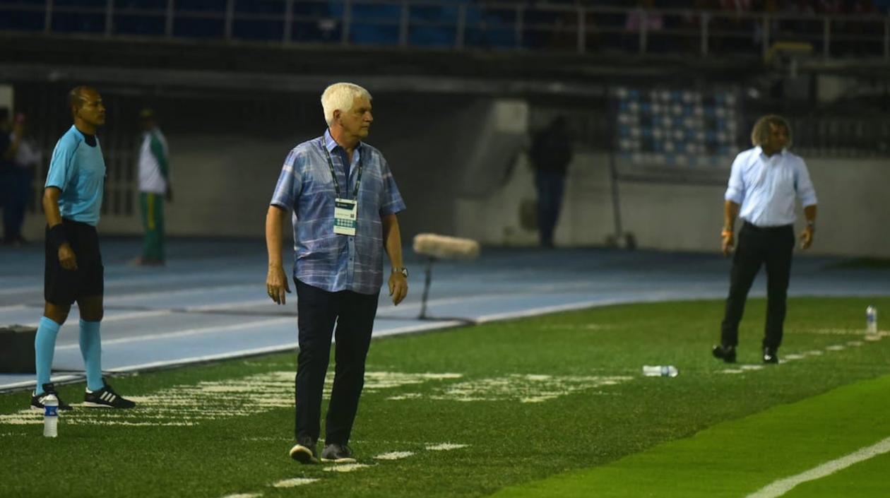 Julio Comesaña, técnico de Junior. 