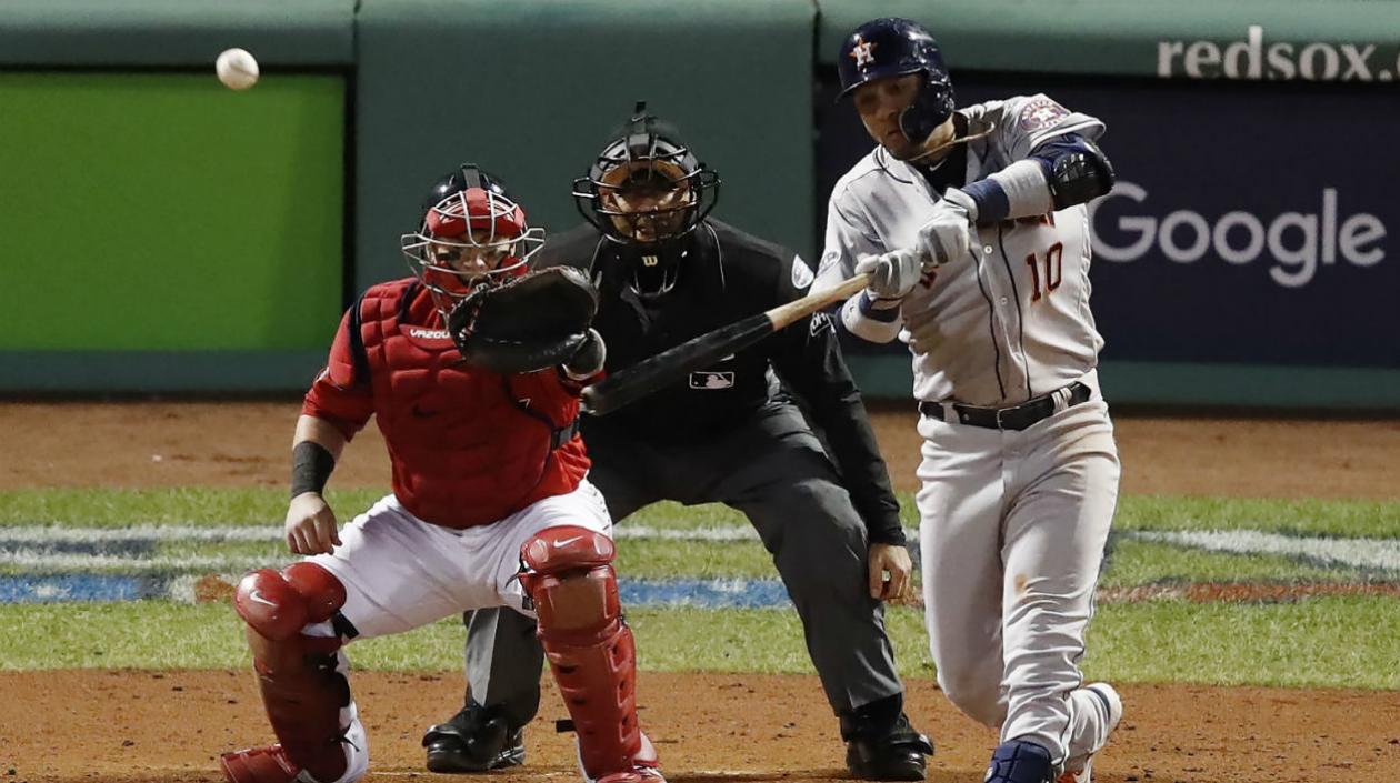 Yuli Gurriel conectó un cuadrangular de tres carreras para la victoria de los Astros. 
