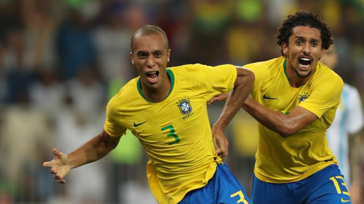 Miranda celebra su anotación. 