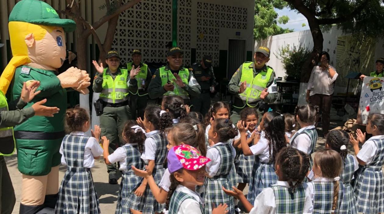 Policía Metropolitana en colegios de Barranquilla. 