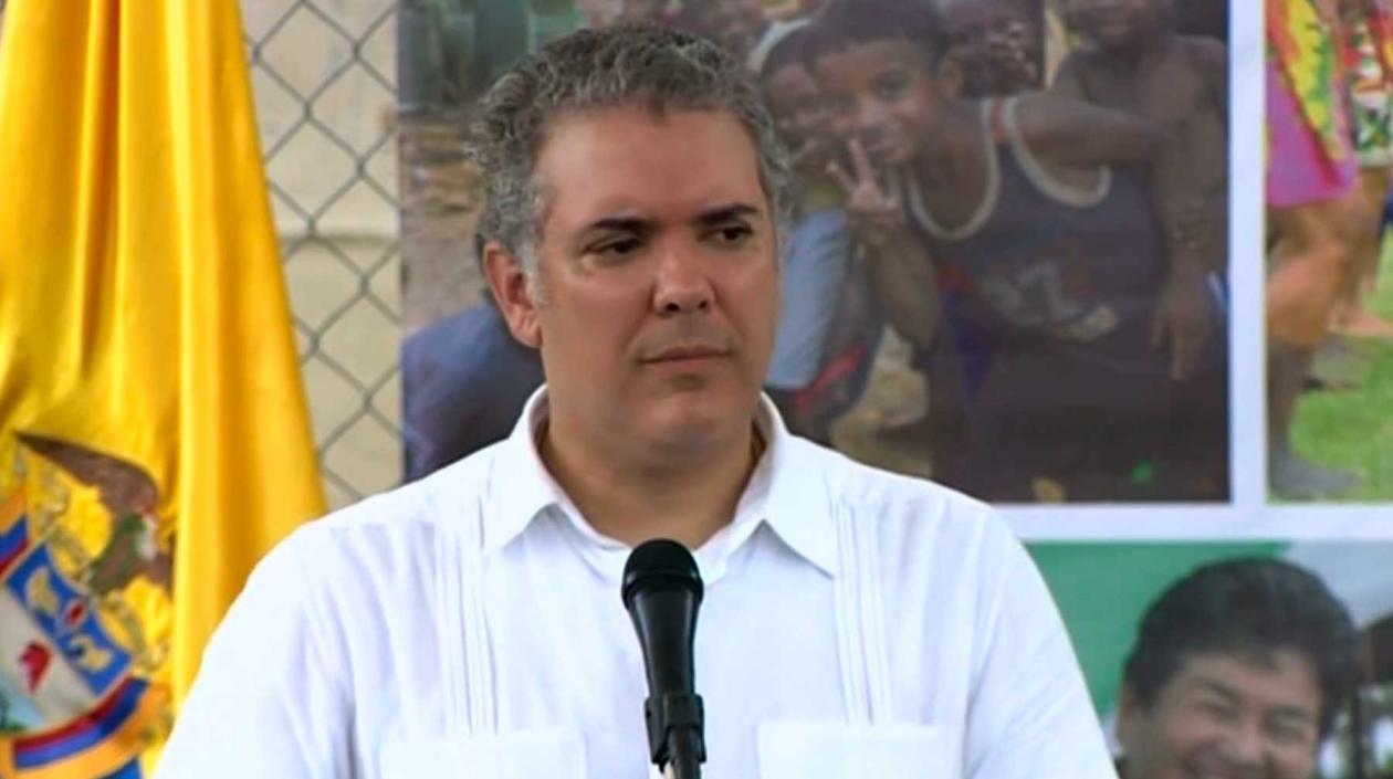 Iván Duque, presidente de Colombia, estuvo en la conmemoración de los 30 años de la tragedia en Machuca.