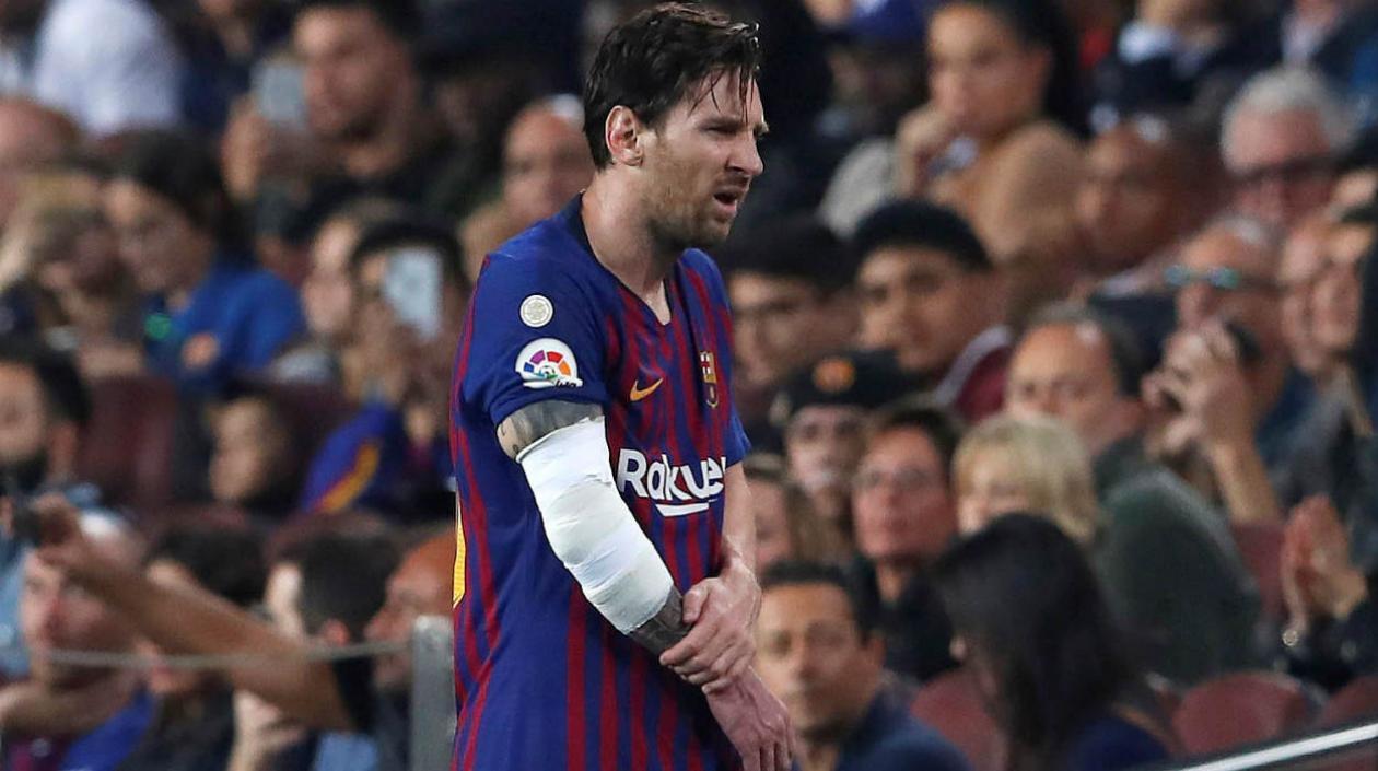 Lionel Messi se reira lesionado. 