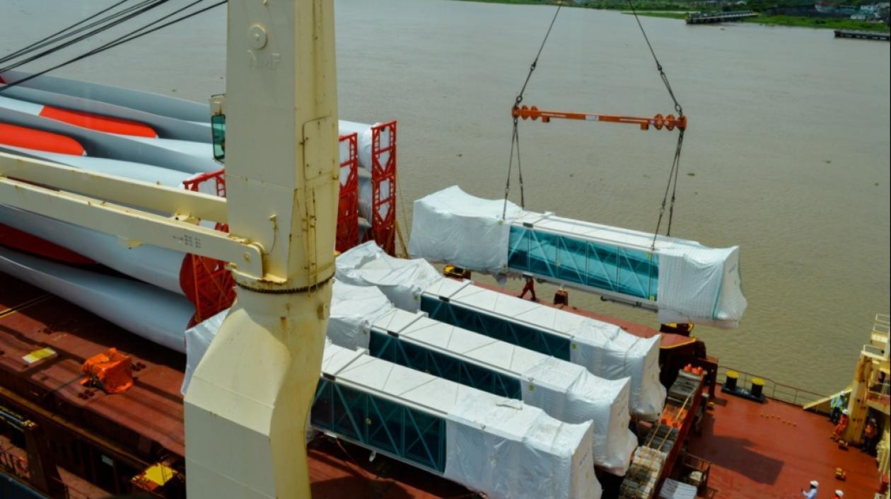 Los nuevos puentes de abordaje del aeropuerto Ernesto Cortissoz.