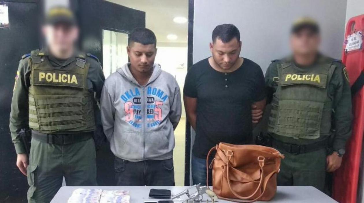 Los hombres fueron capturados tras persecución de la Policía. 