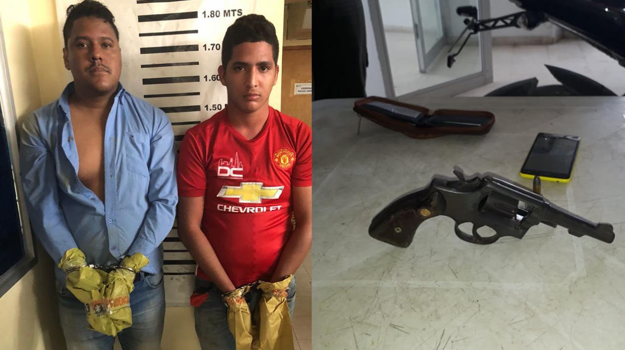 Los dos capturados Daniel Antonio Ariza Insignares y John Jaynner Morales Sierra dentro de la URI de la Fiscalía en Soledad