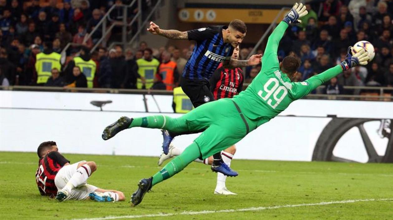 El momento del gol de cabeza de Mauro Icardi.