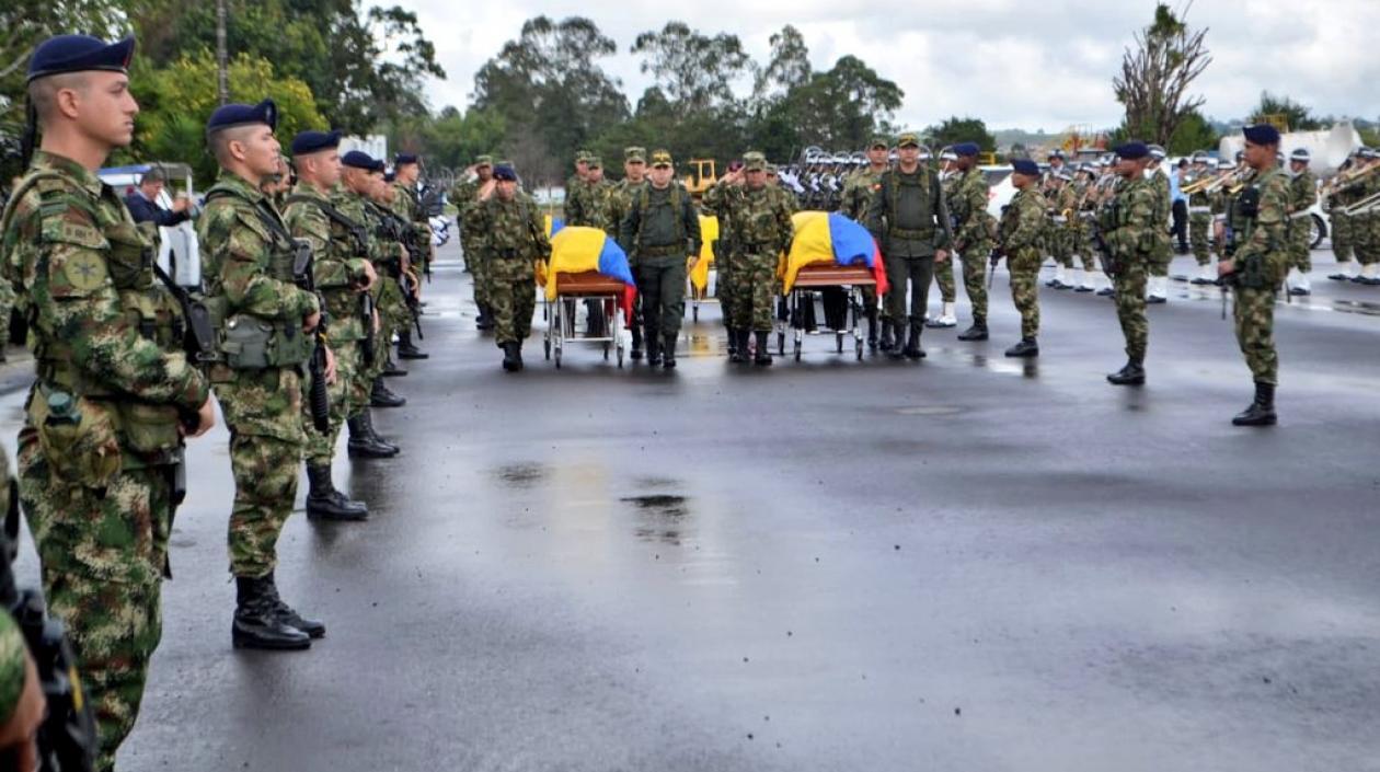 Despedidos con calle de honor Héroes del EJC 2166 