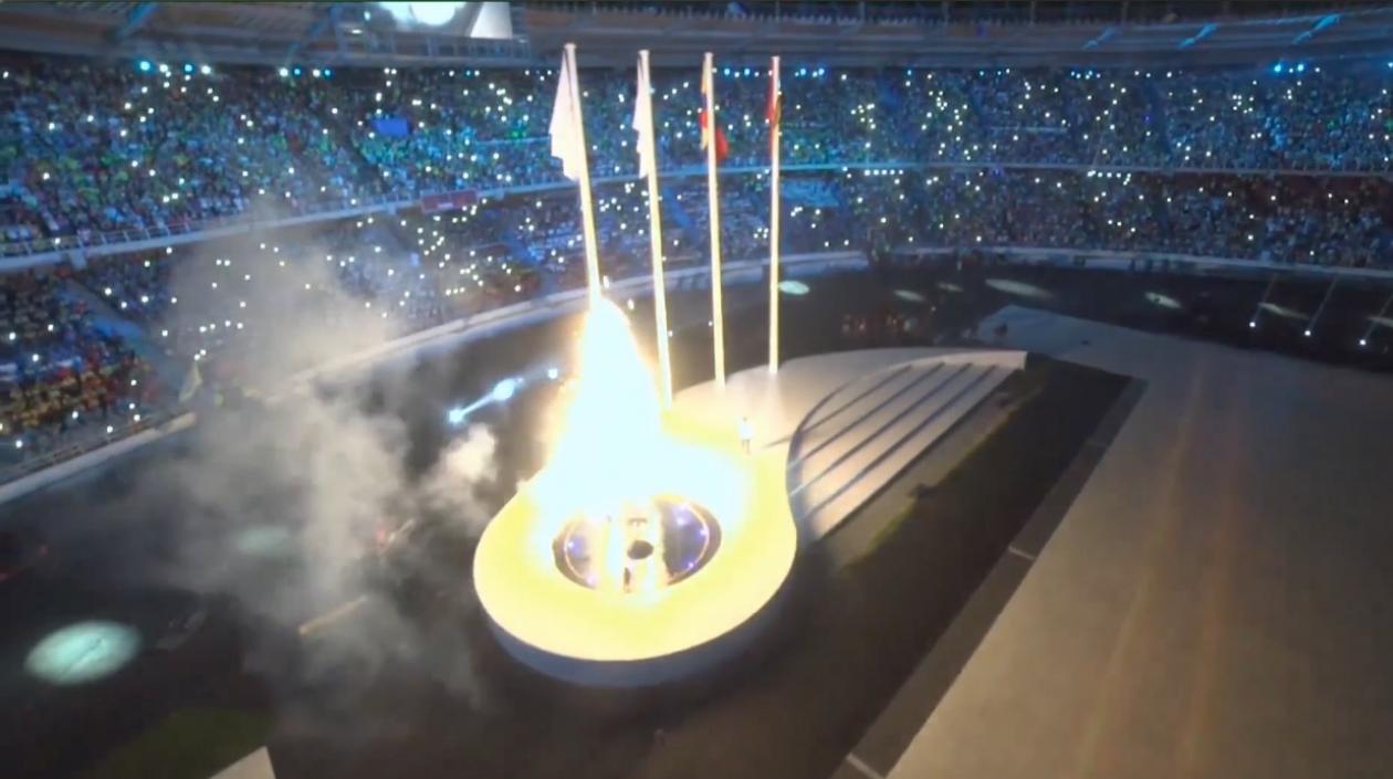 El pebetero encendido en los Juegos Centroamericanos y del Caribe.