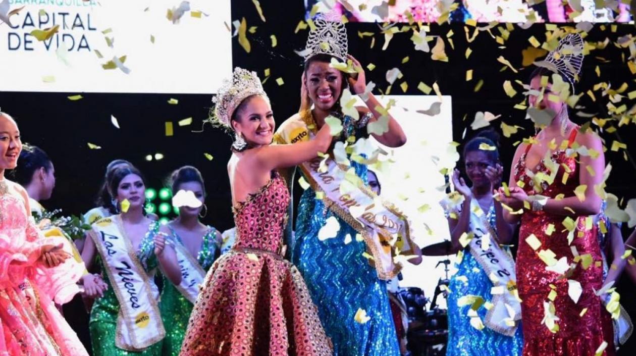 Valeria Abuchaibe y la actual Reina Popular Daneska Camargo.