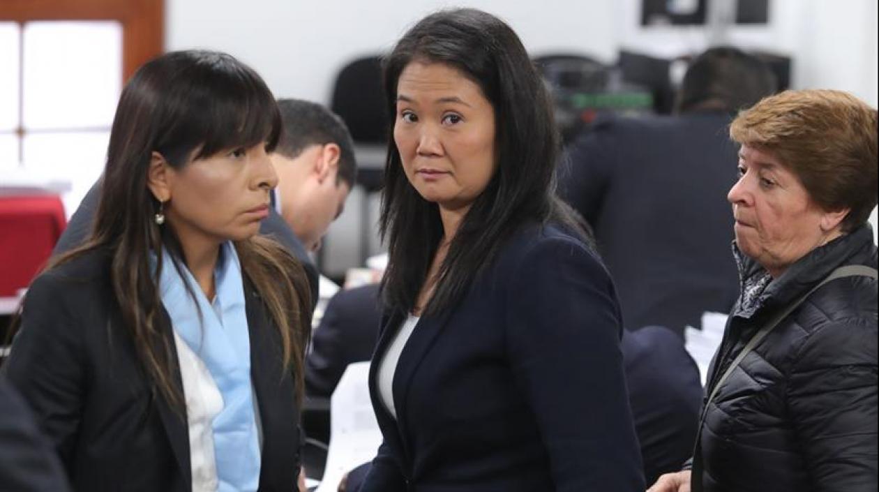 Keiko Fujimori (c).