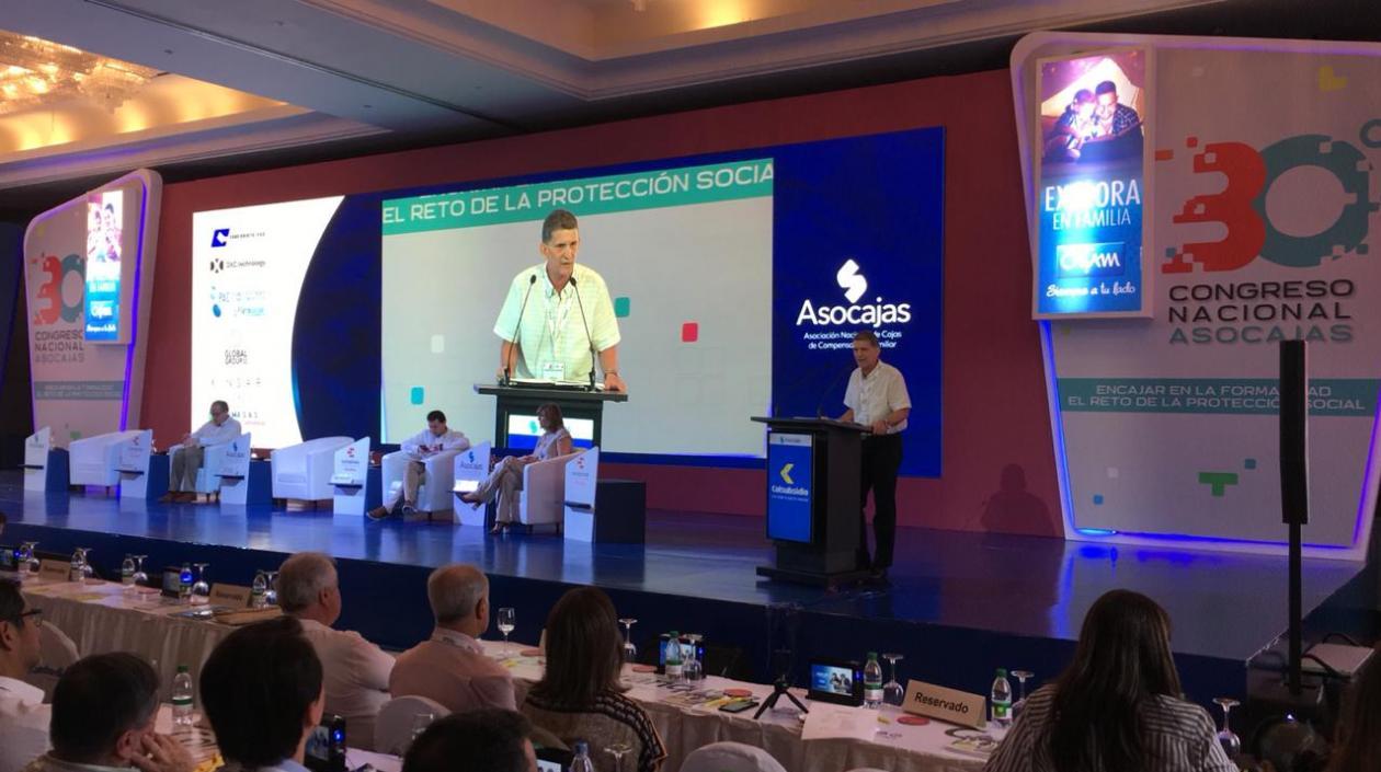 Ernesto Herrera, Presidente de la Junta Directiva de Asocajas.