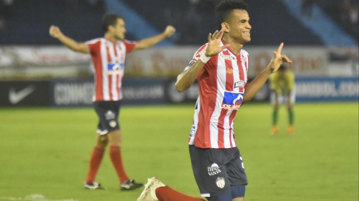 Luis Díaz celebrando el gol.