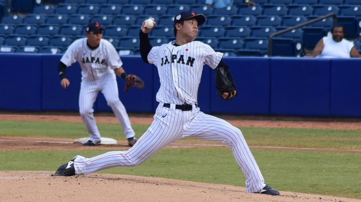 Pitcheo sensacional del abridor Atsuki Taneich.
