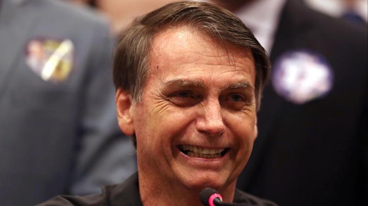 Jair Bolsonaro sería elegido en Brasil con una intención de voto del 56%.