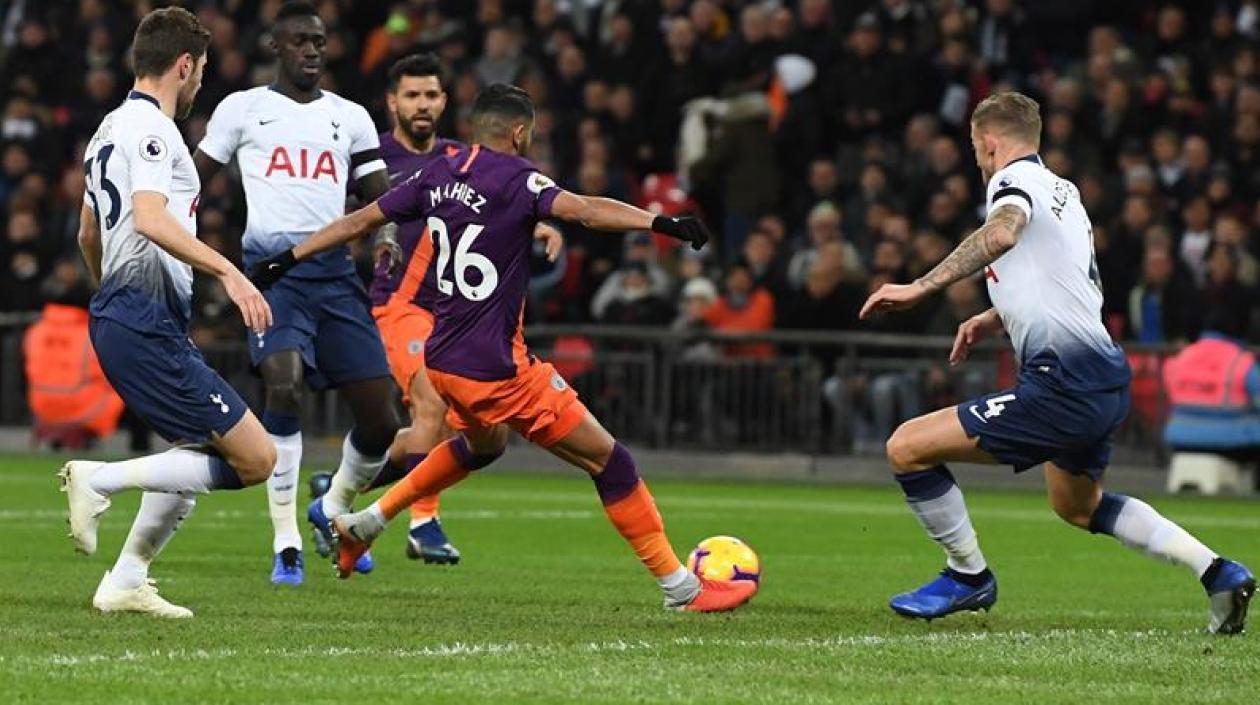 Momento del gol de Mahrez. 