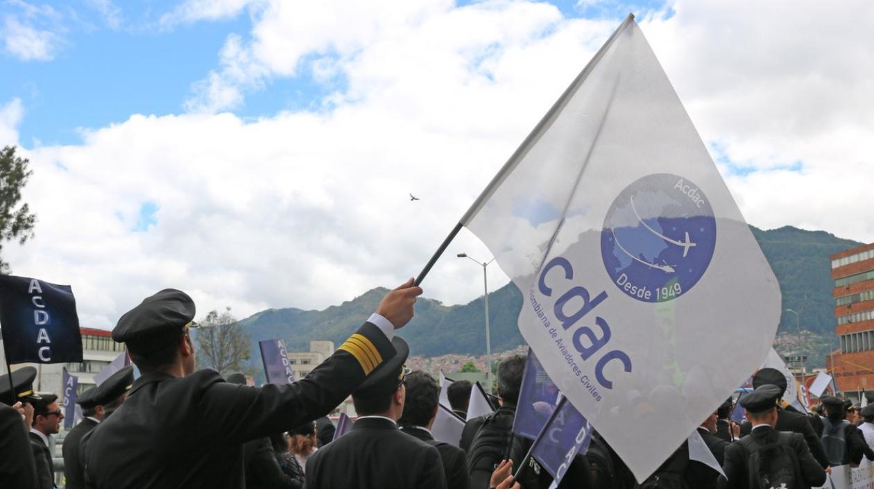 Los investigadores han establecido la ocurrencia de interceptación de mensajes de WhatsApp de algunos de los pilotos de Acdac. 