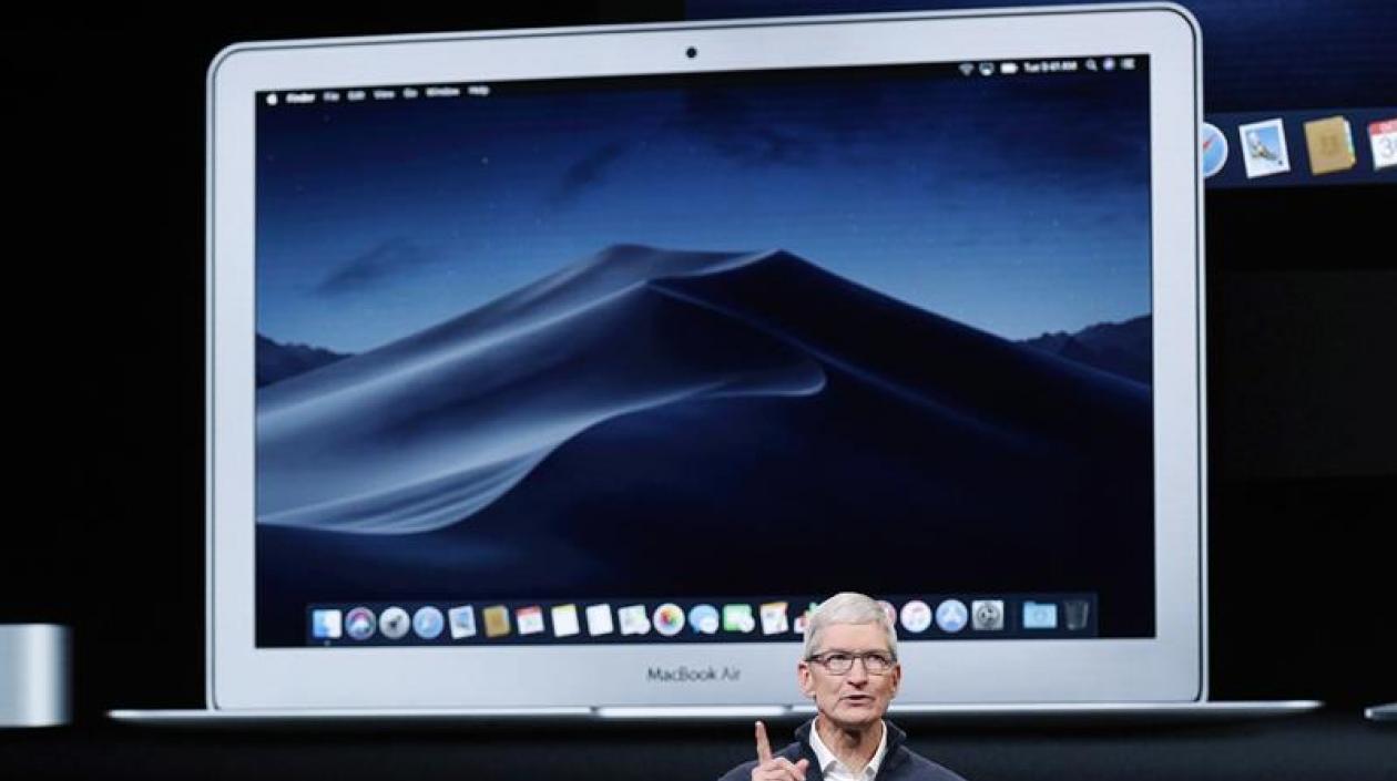 El consejero delegado de Apple, Tim Cook, ofrece un discurso durante un evento en la Brooklyn Academy of Music en Nueva York (Estados Unidos)