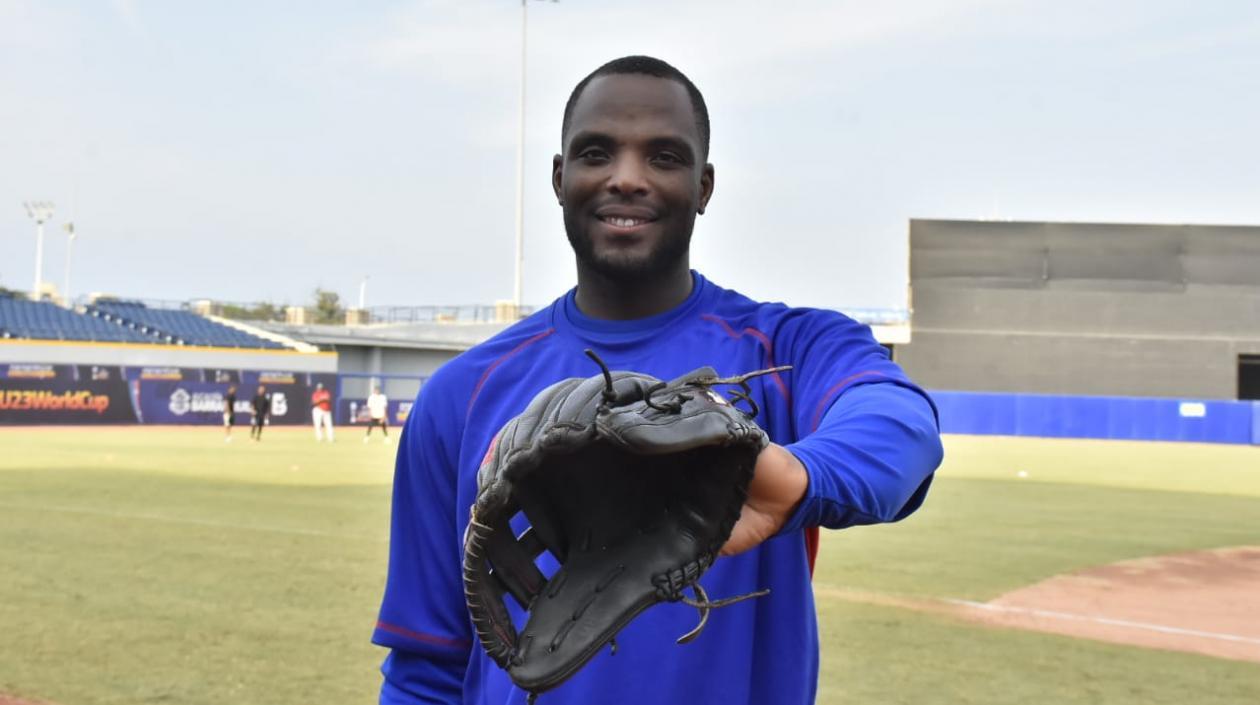 Audi Ciriaco, tercera base de los Caimanes. 