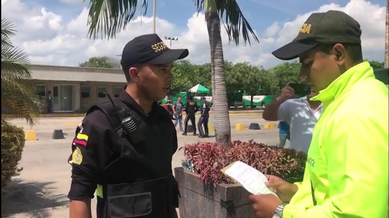 Mauricio Saúl Suárez Pacheco al momento de ser capturado hoy cuando se encontraba laborando en Sobusa.
