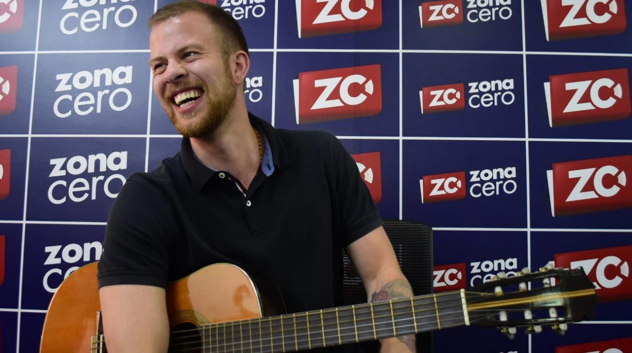 Snorri Hauksson, cantante vallenato.