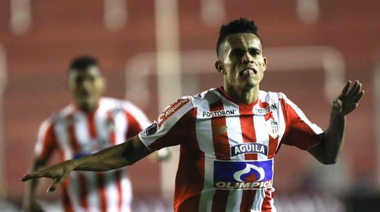 Luis Díaz festeja el tato de la clasificación. 