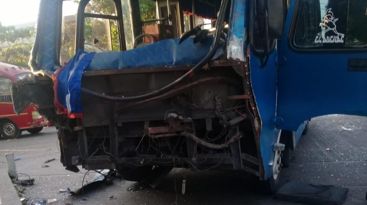 Así quedó uno de los vehículos involucrados.