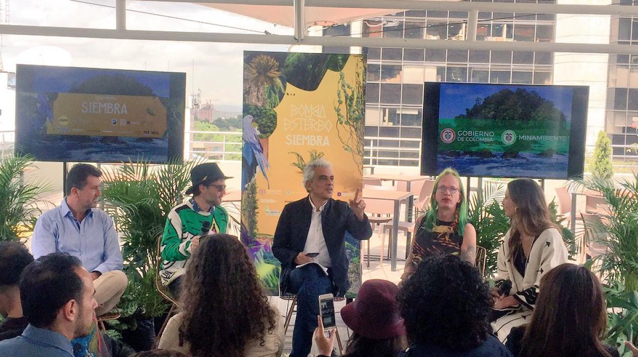 Bomba Estéreo se une a la campaña Siembra Conciencia.