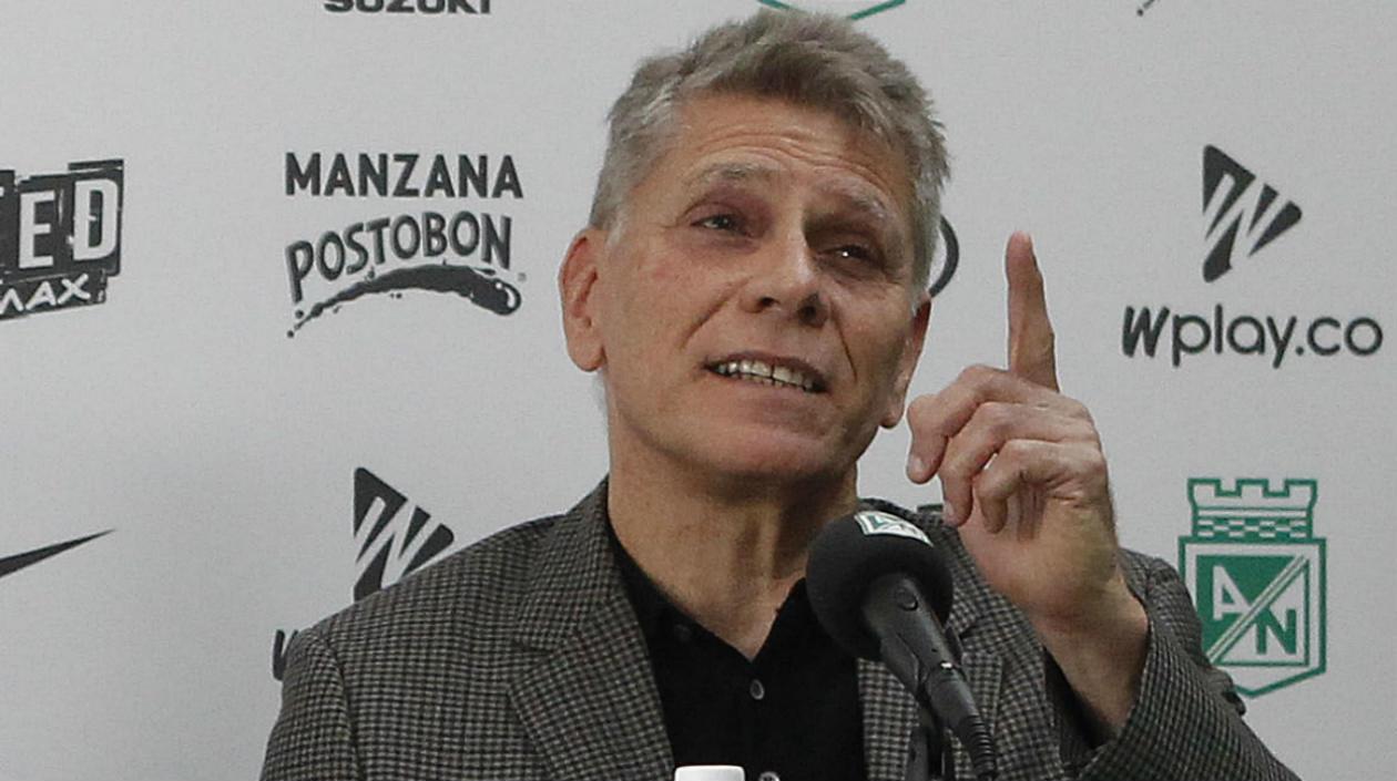 Paulo César Autori, técnico de Nacional. 