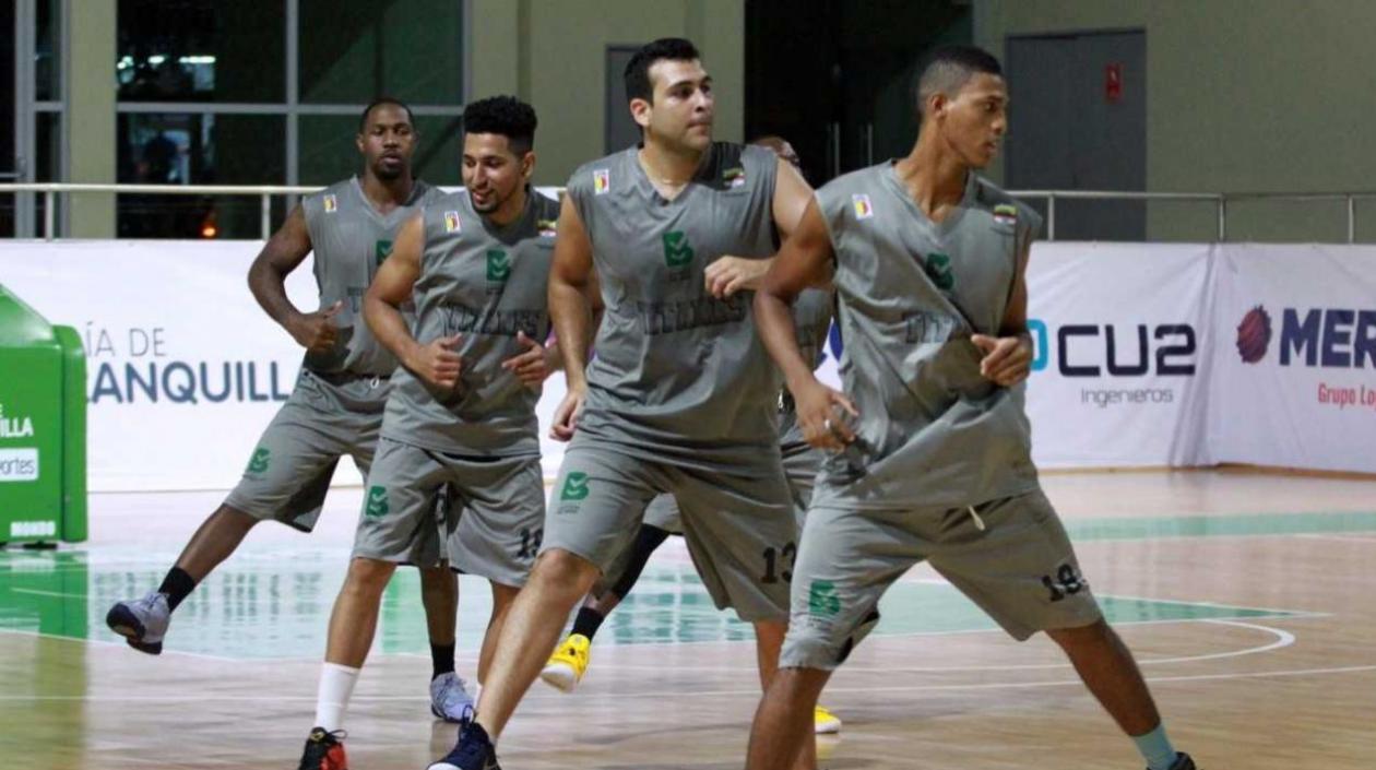 Los Titanes durante un entrenamiento. 
