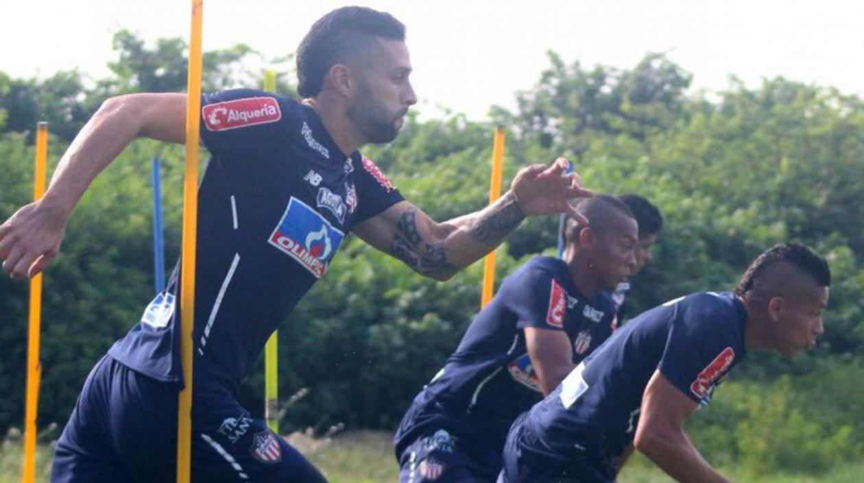 Jhonatan Ávila, defensa de Junior. 