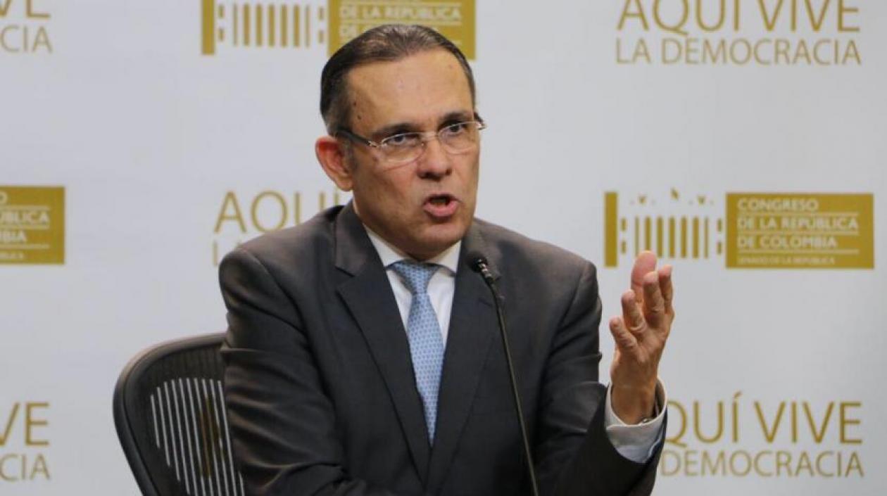 Efraín Cepeda, senador.