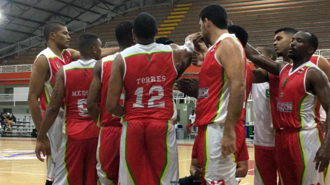 Titanes van en busca de la final. 