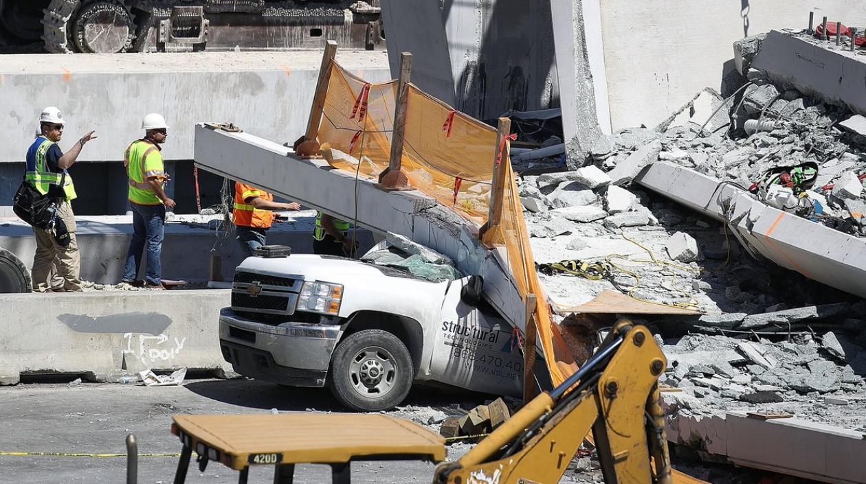 Imagen del puente tras su colapso. 