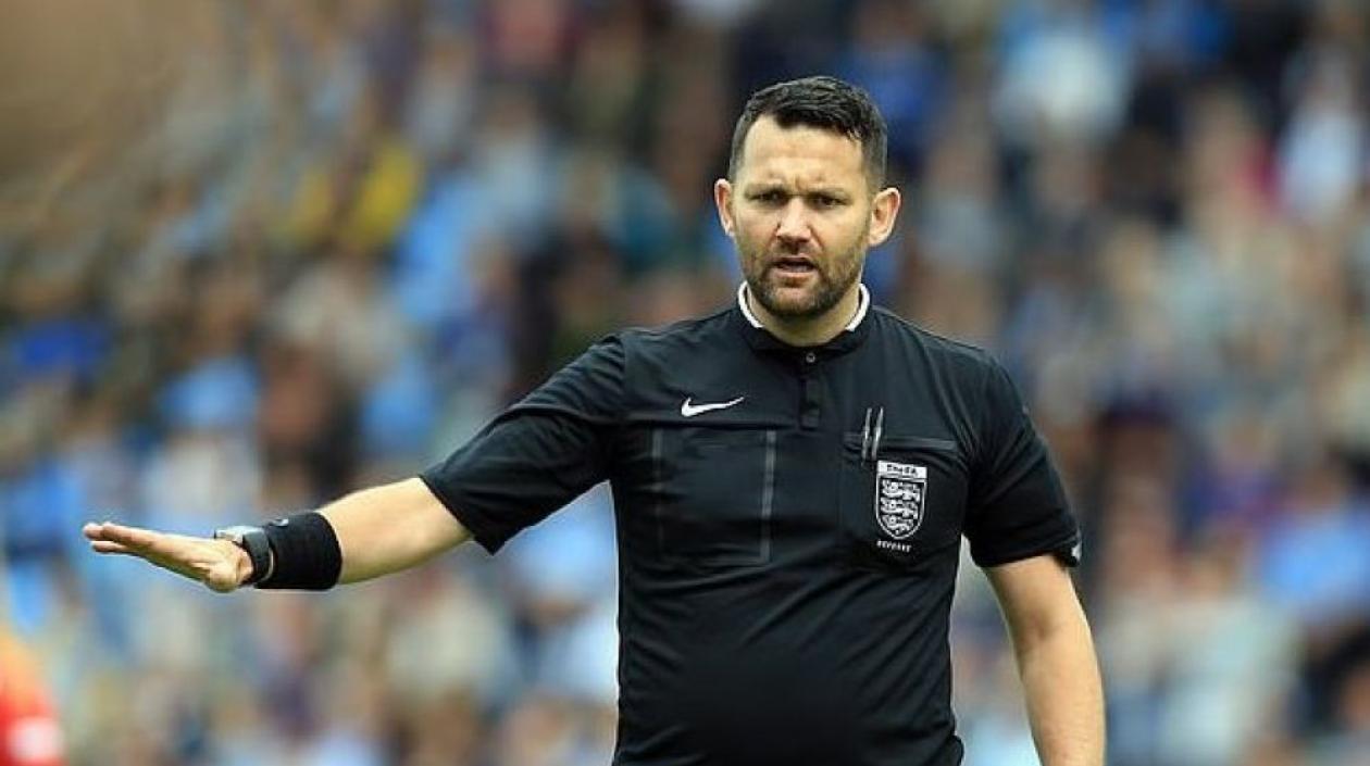 David McNamara, árbitro suspendido.