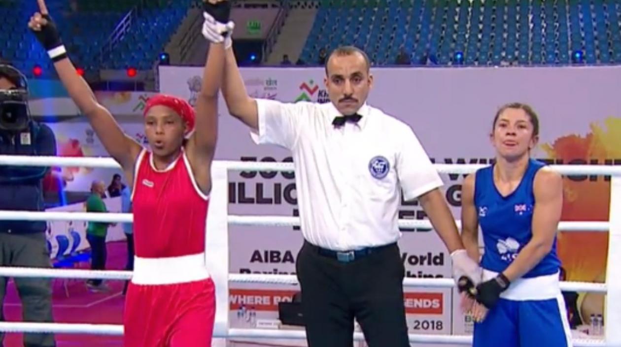 Íngrit Valencia ganó su primer combate en el Mundial de boxeo en la India.