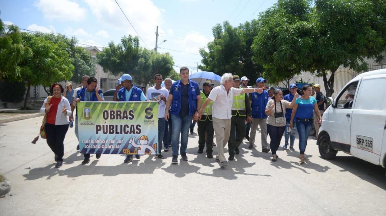 El Alcalde Joao Herrera, durante la inauguración de las vías.
