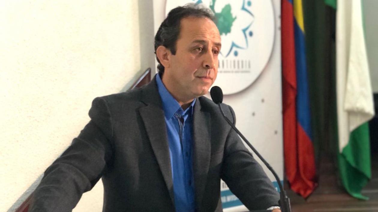 Fabio Aristizábal, Superintendente de Salud.