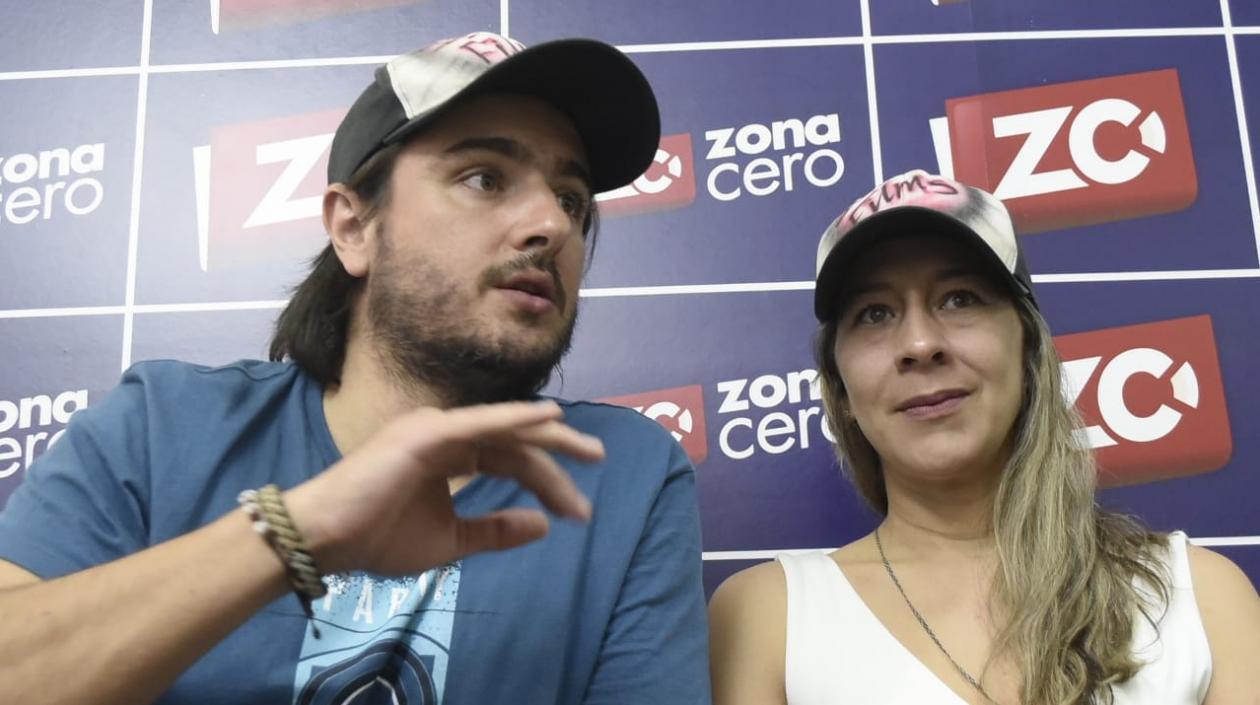 Los actores Andrés Sandoval y Katty Osorio.