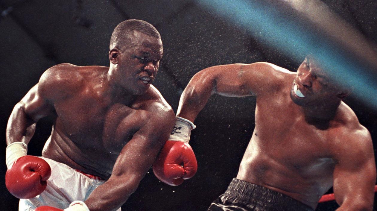 Combate entre José Ribalta y Mike Tyson. 
