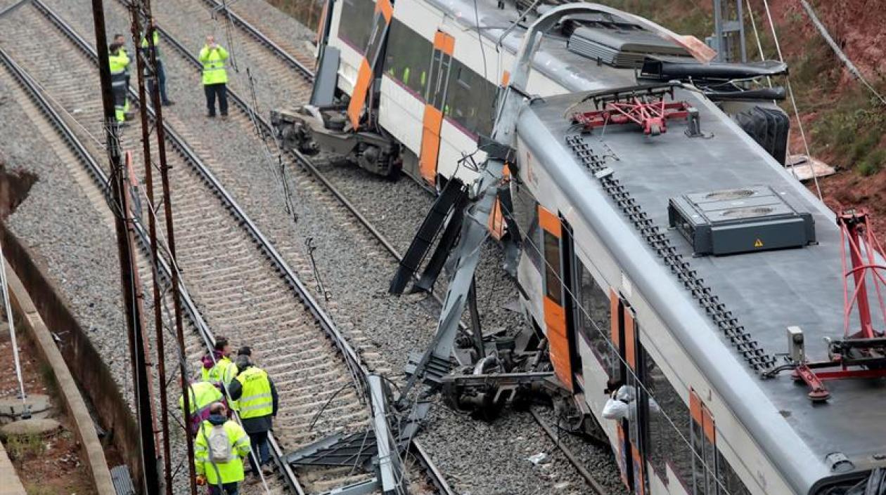 Imagen del tren de cercanías que se descarriló esta mañana en Vacarisses (Barcelona), en la línea R4 Manresa-Sant-Vicenç de Calders. 