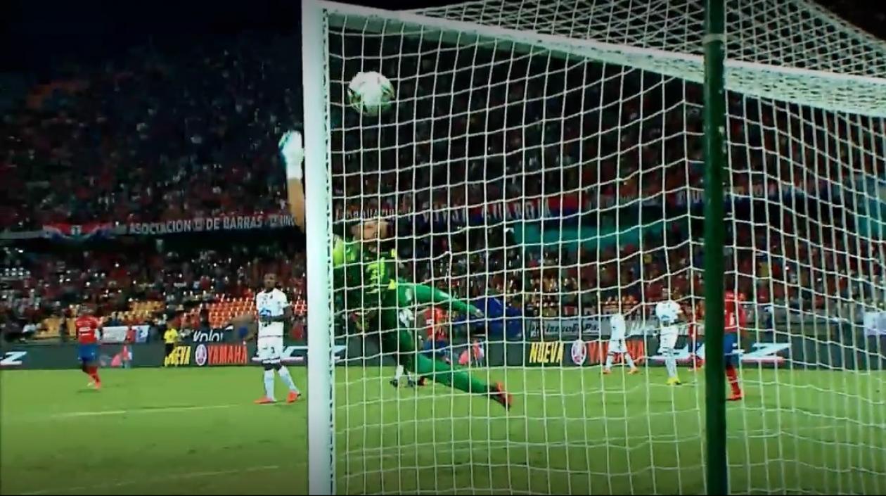 El golazo de Larry Angulo para empatar el partido.