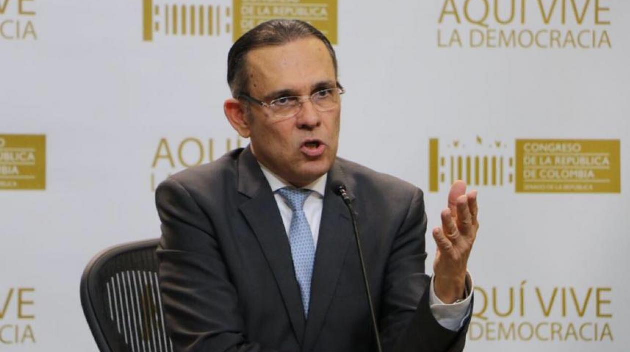 Efraín Cepeda, senador.