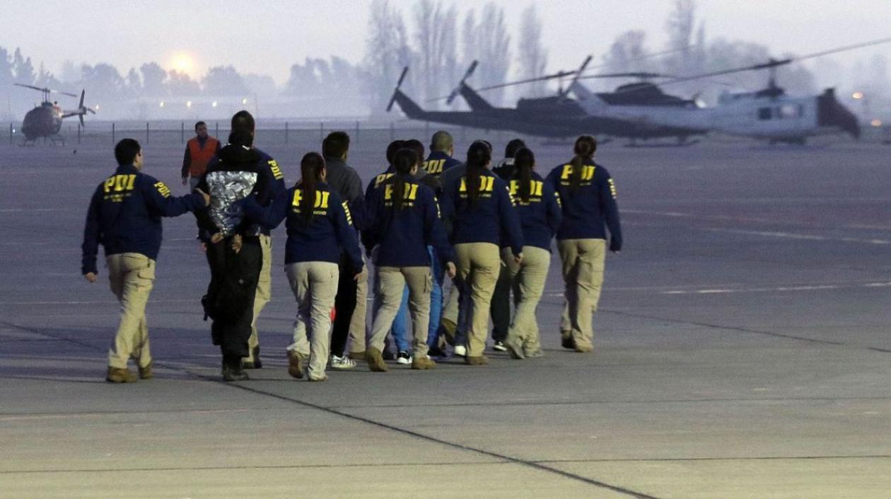 Los colombianos fueron embarcados en un avión de la Fuerza Aérea de Chile.