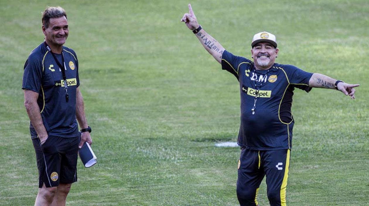 Diego Armando Maradona, técnico de Dorados. 