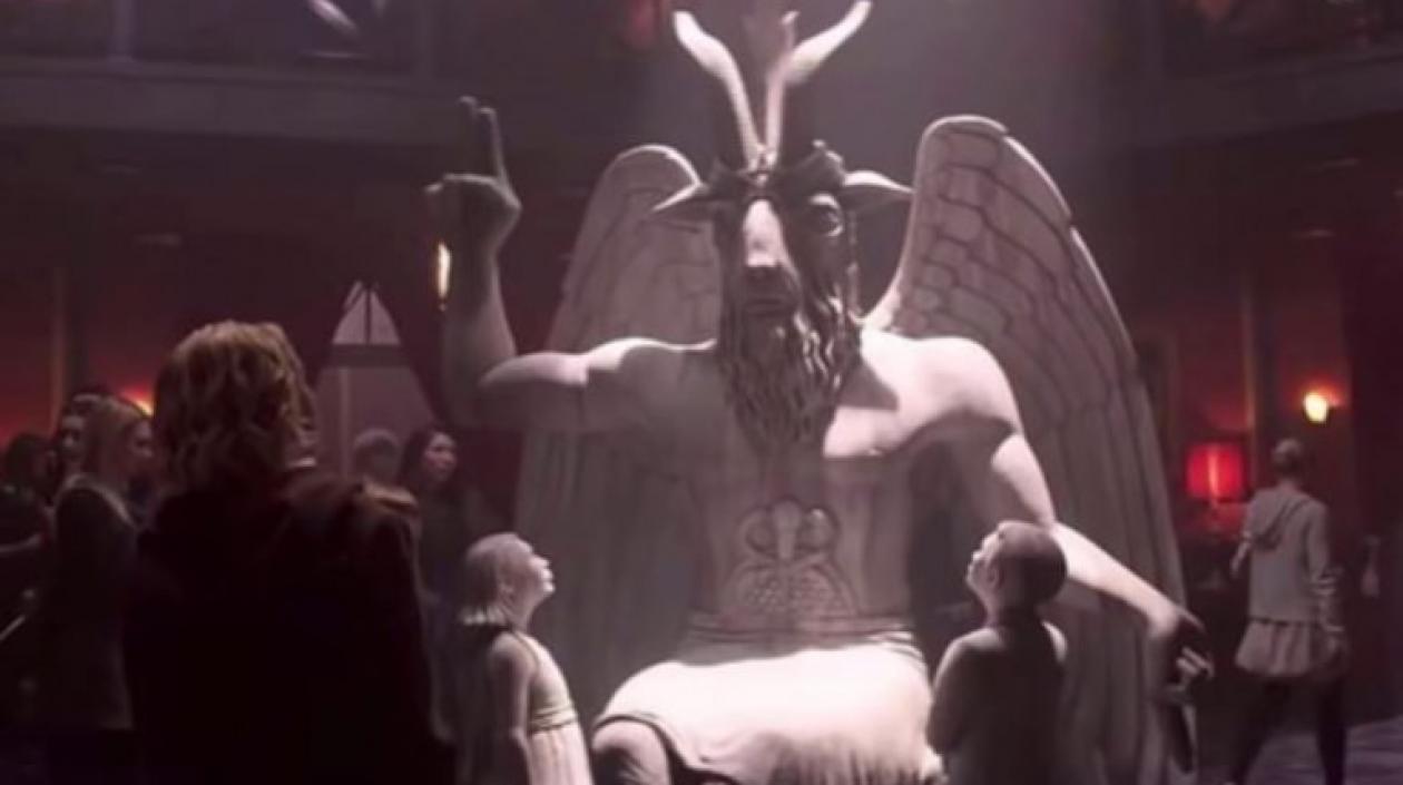 Presunta estatua plagiada en la serie "Las escalofriantes Aventuras de Sabrina".