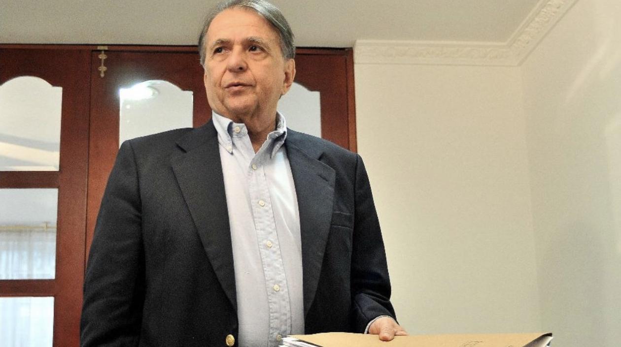  Alberto Santofimio Botero, excongresista.