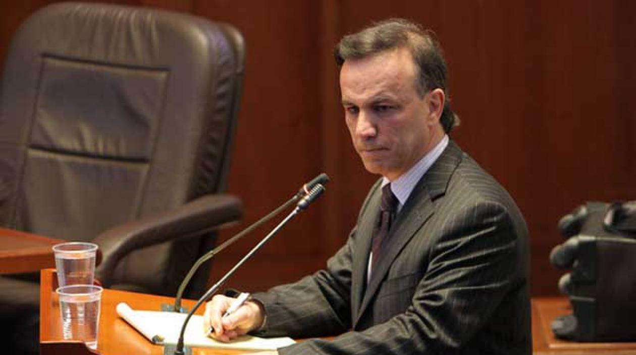 Abogado Álvaro Dávila 